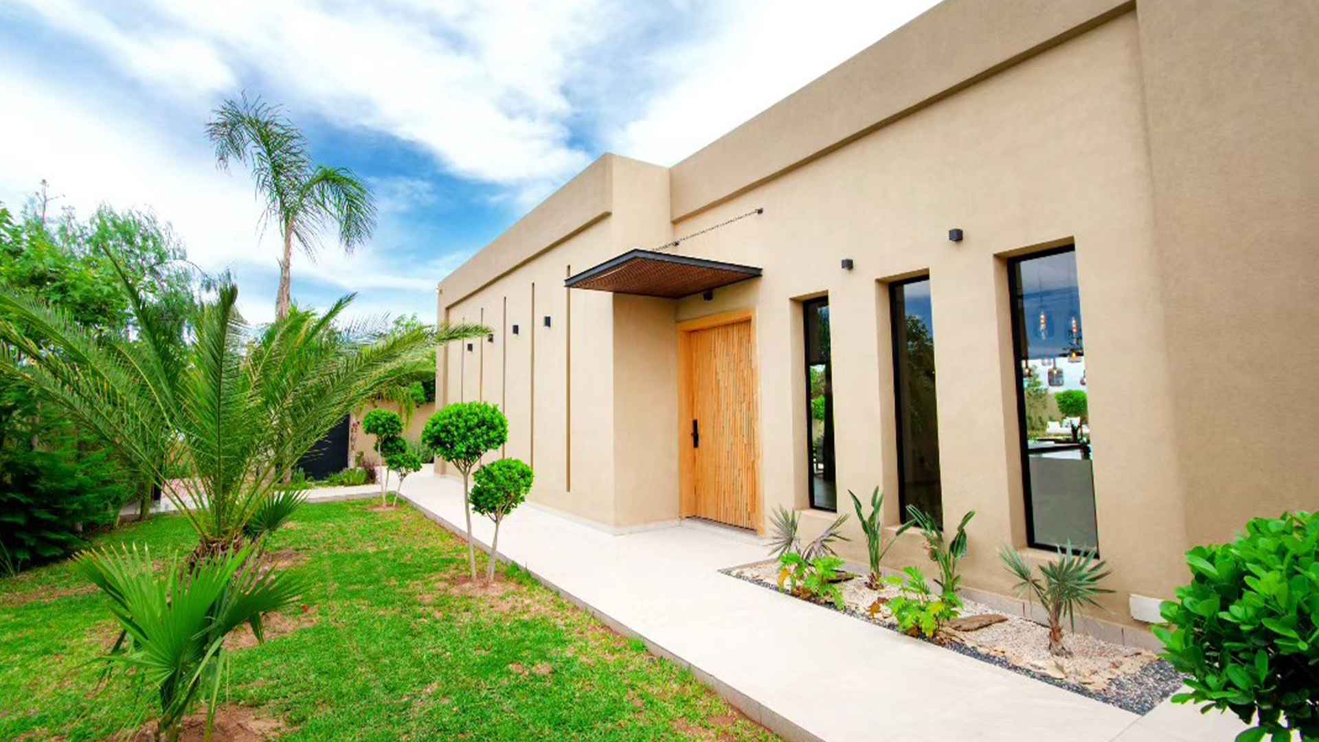 Villa terminée et jardin aménagé